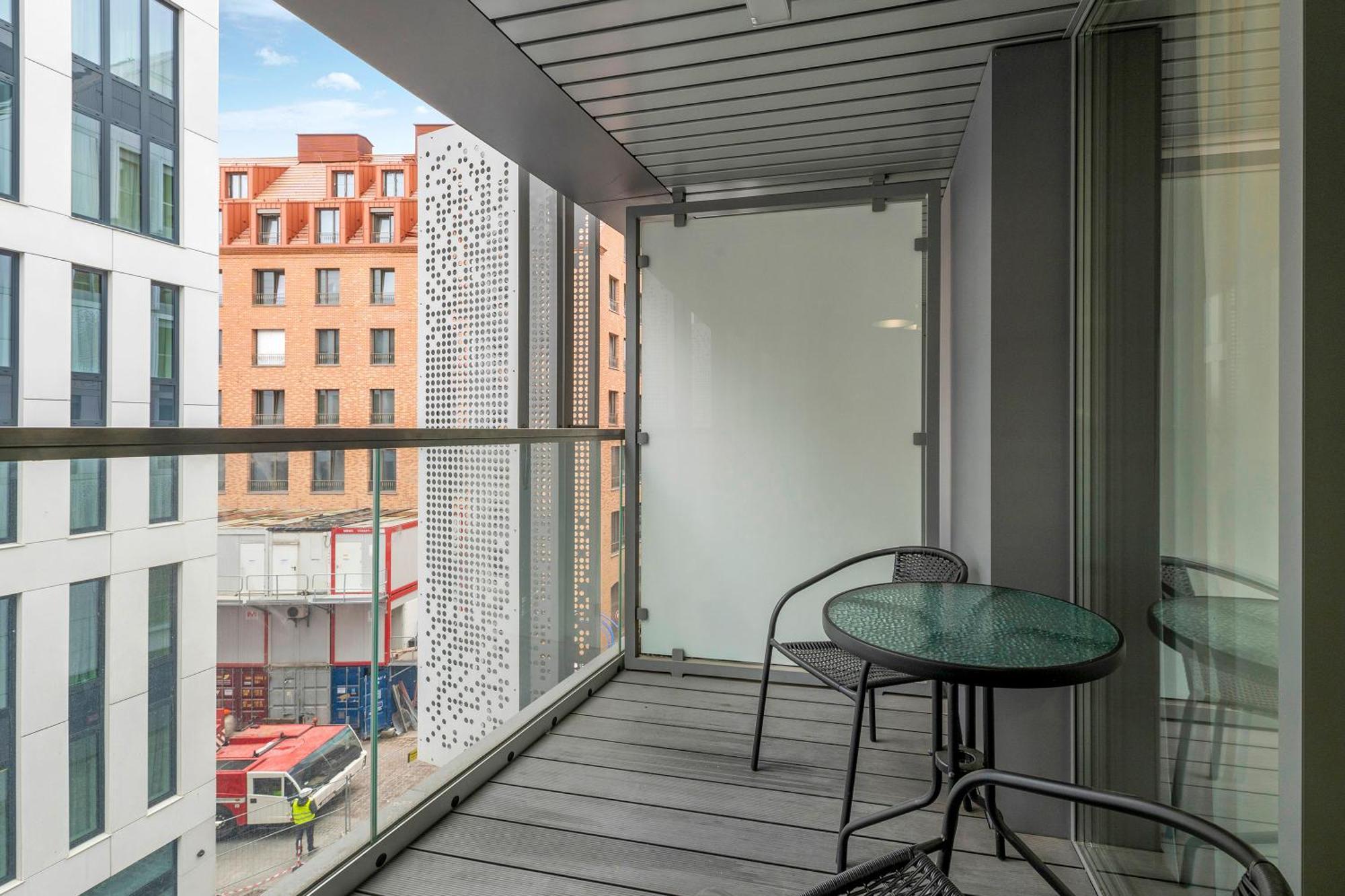 Granaria Deluxe & Riverside By Downtown Apartments Gdansk Room photo